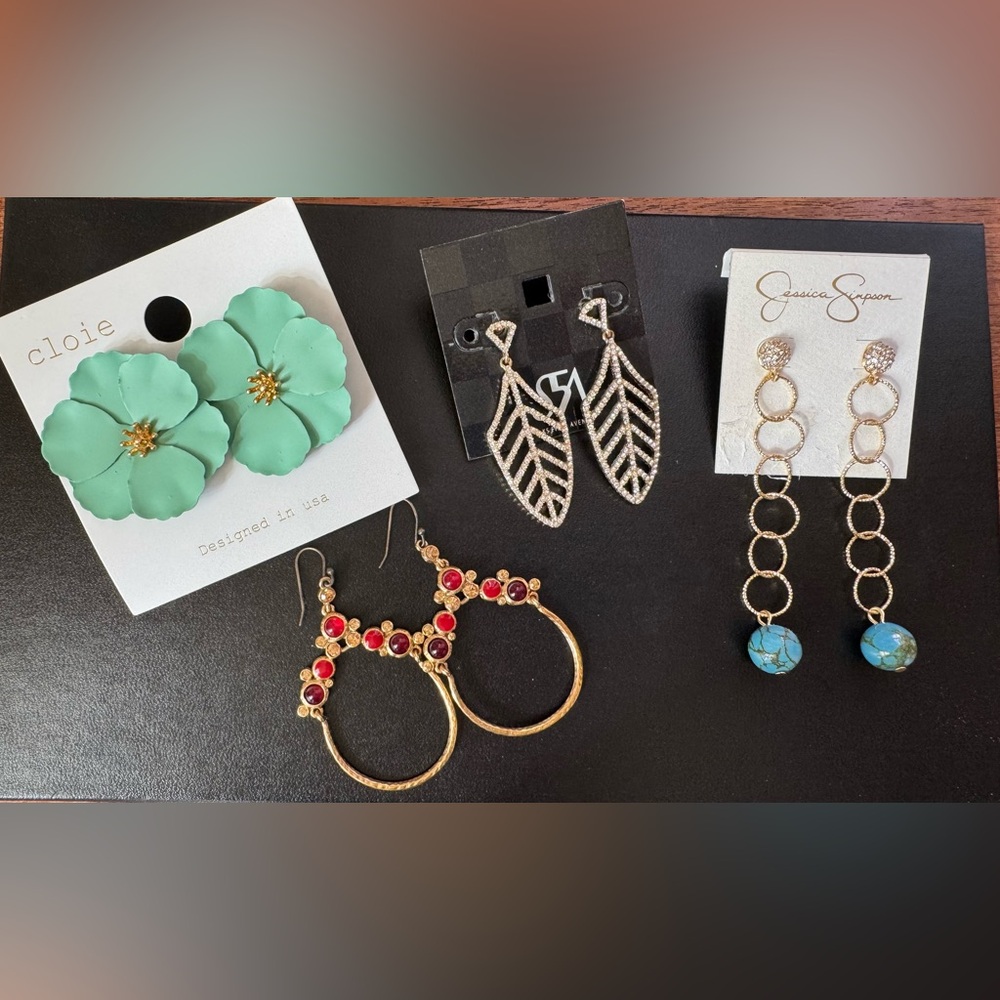 Gold Earring Lot! Four pretty pairs of earrings!